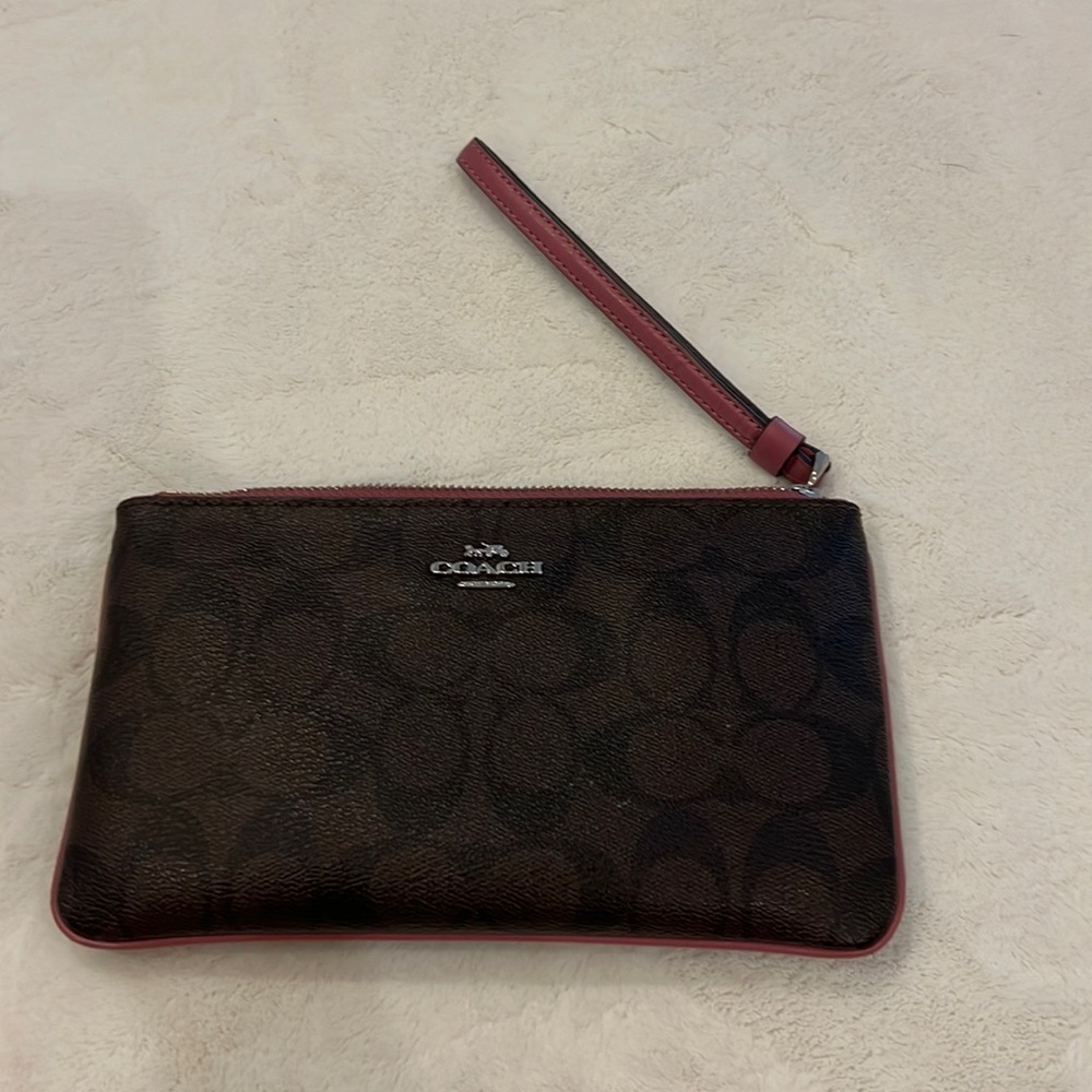 Couch wristlet
